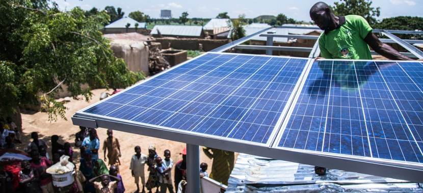 Plaatsing zonne-energiesysteem Sosai in Nigeria